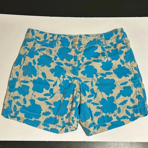 LOFT Pants - Loft Ann Taylor, women’s blue and tan shorts with pockets size 6 100%cotton NWOT